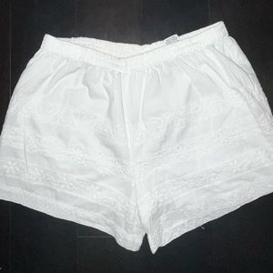Manvi embroidered short